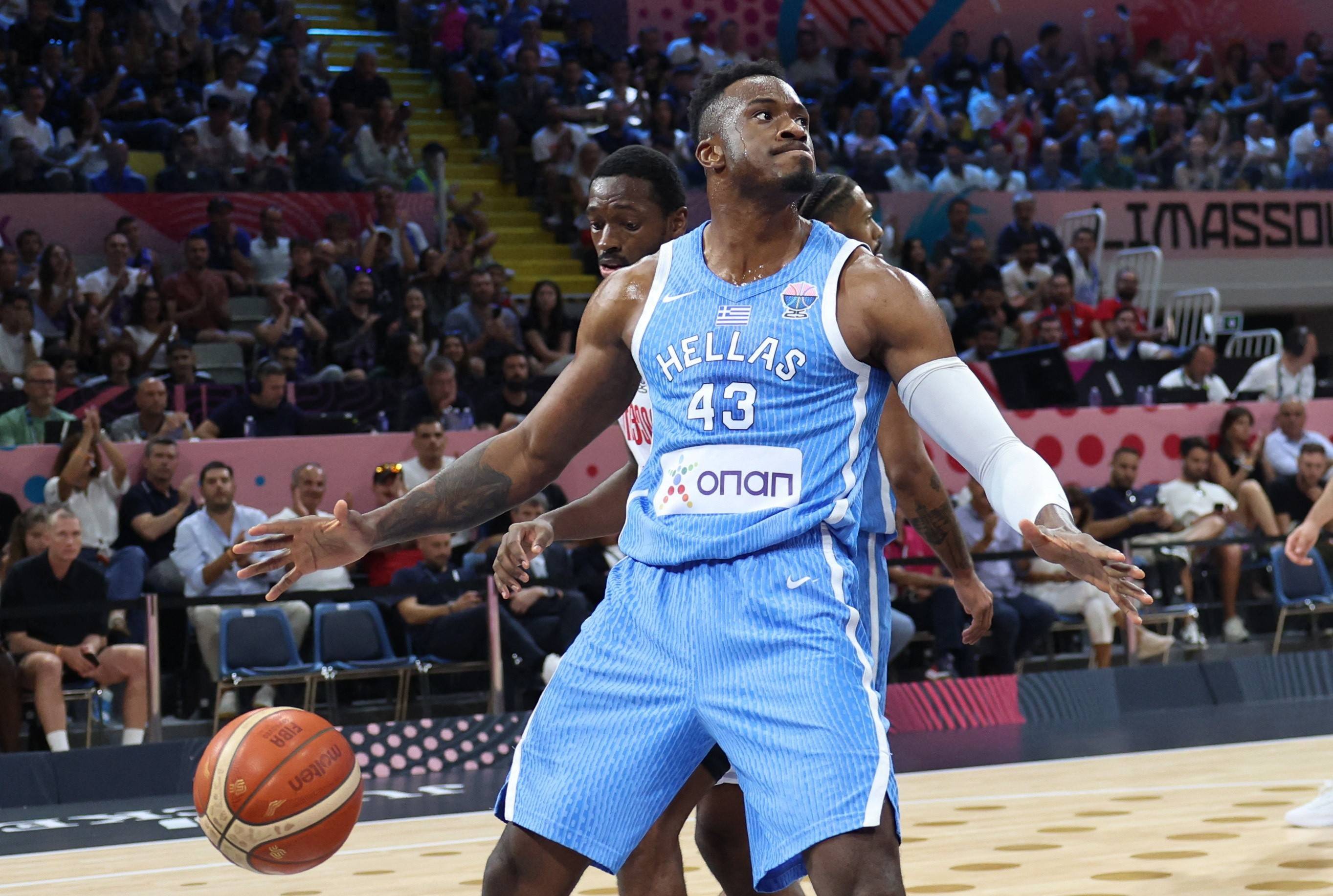 关于今晨密尔沃基雄鹿备战CBA常规赛，战术微调细节曝光，球迷炸锅，训练强度明显提升的信息