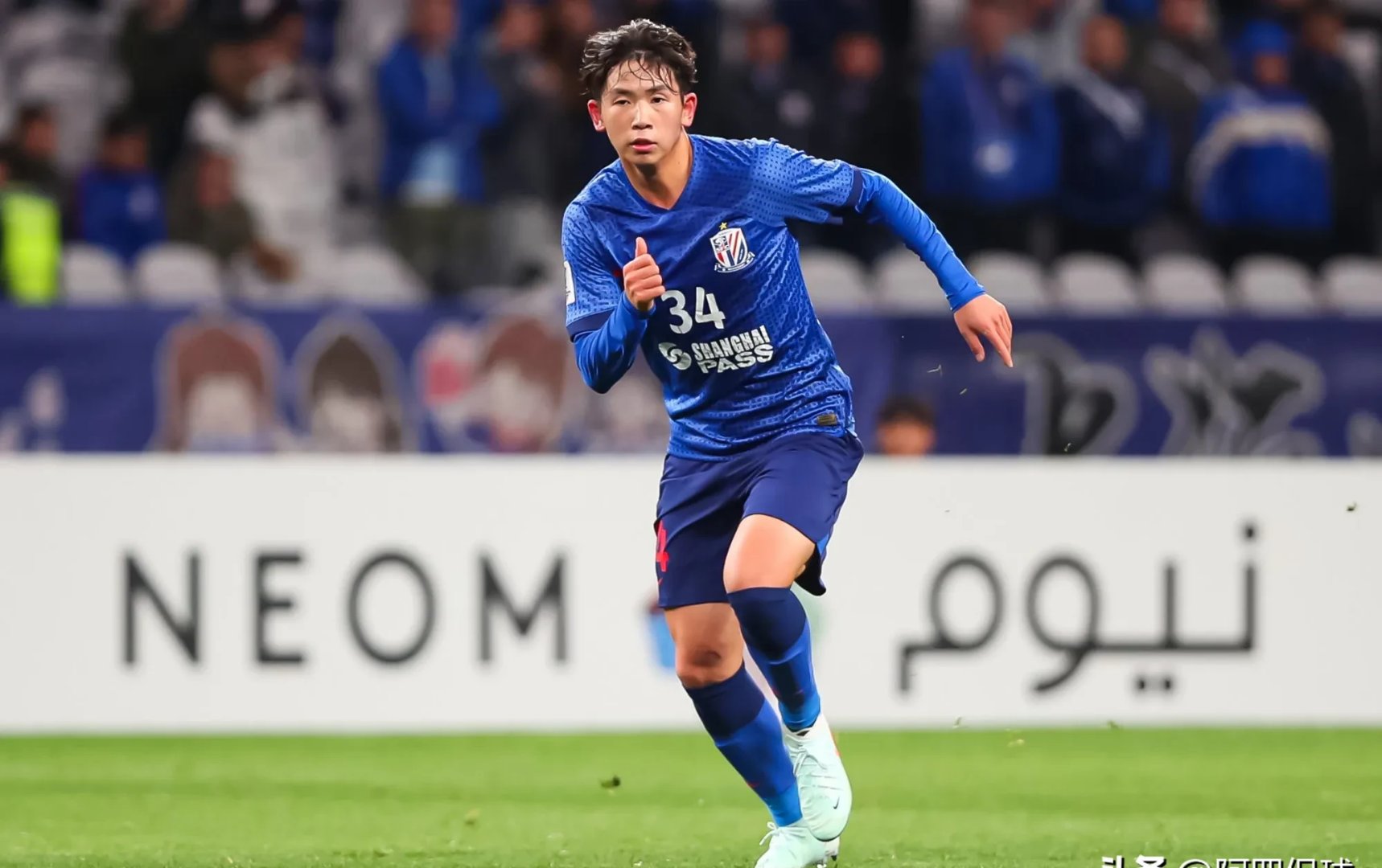 包含上海申花训练开放日，集结日伤情更新引欢呼，全明星赛在即，球探报告显示潜力的词条