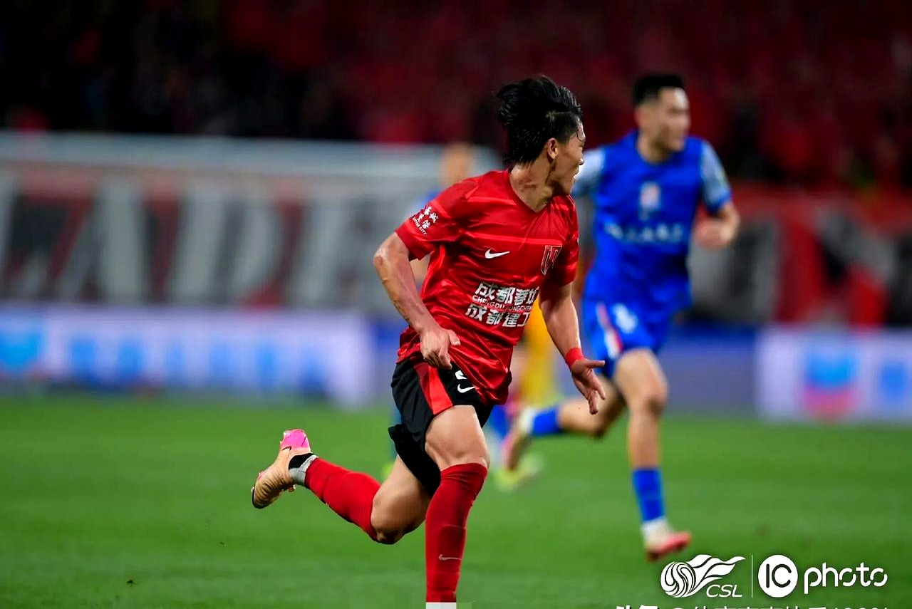 今晚成都蓉城备战CBA季后赛；遗憾出局细节曝光；质疑声仍在；临场指挥获称赞的简单介绍